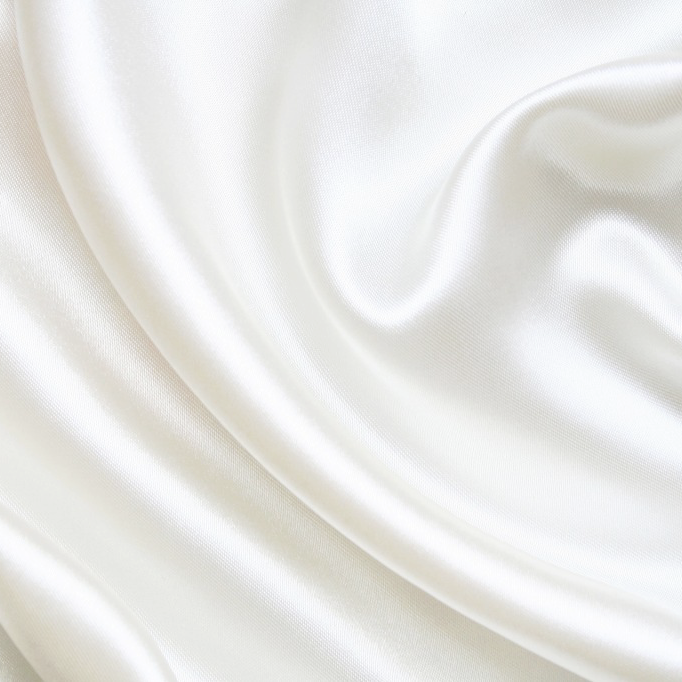 CILQUE Vanilla silk pillowcase detail